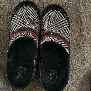 Vegan plaid Sanita clogs. Worn 2x, like new. Size 38.